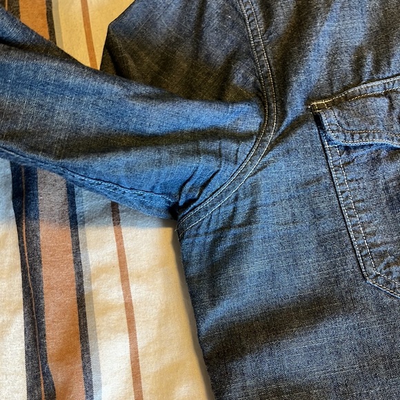 Old Navy Chambray Work Shirt - Picture 6 of 9
